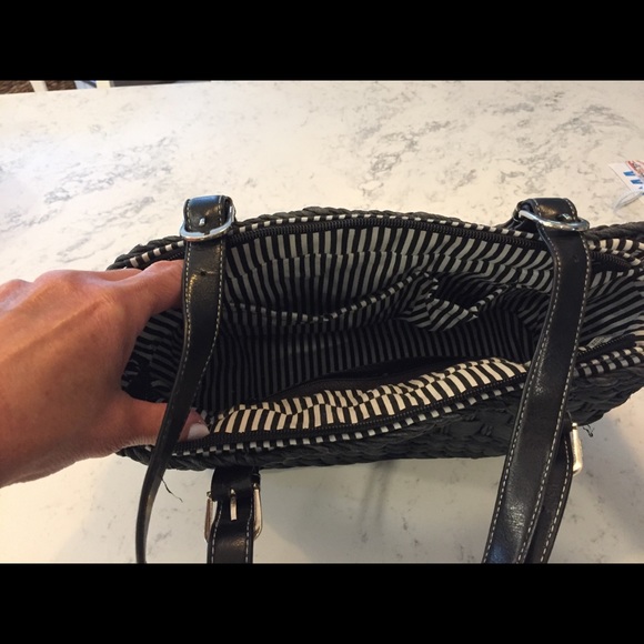 Cute black straw bag - Picture 2 of 3